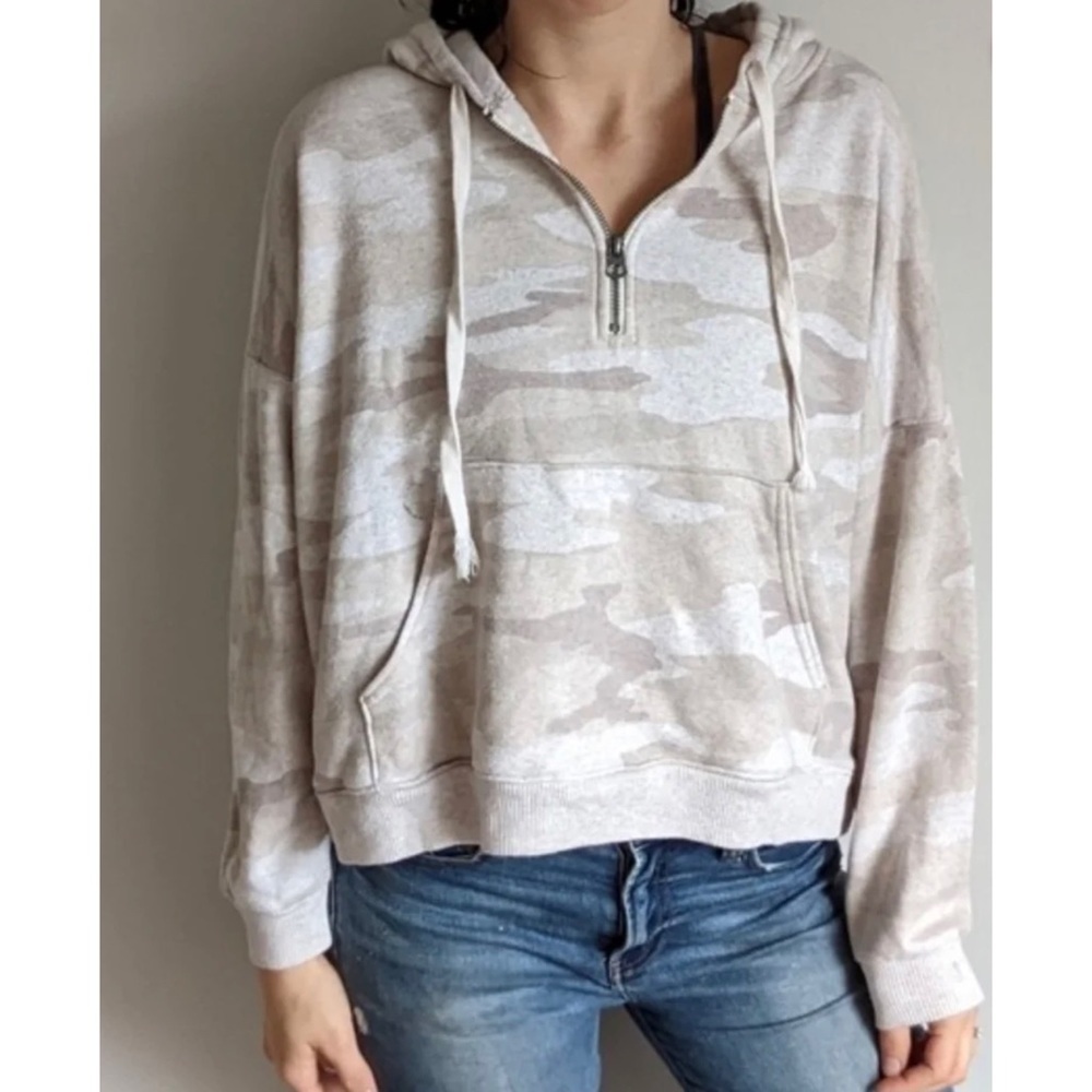 AEO American Eagle Ahmazingly Soft beige camouflage print half zip pullover XS